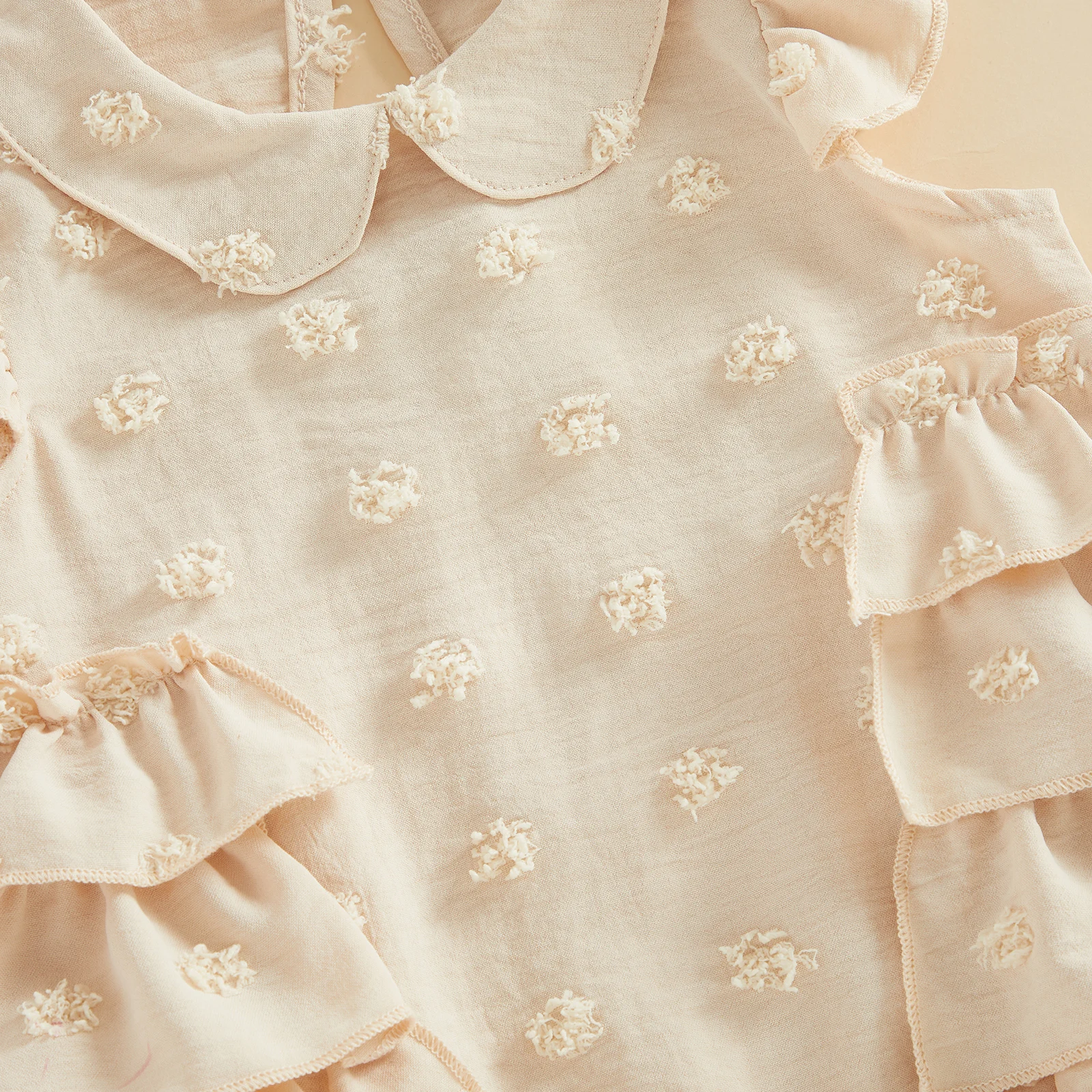 Barboteuse d'été pour bébé fille, manches volantes, col de poupée, mignon point brodé, garniture à volants, combinaison décorative