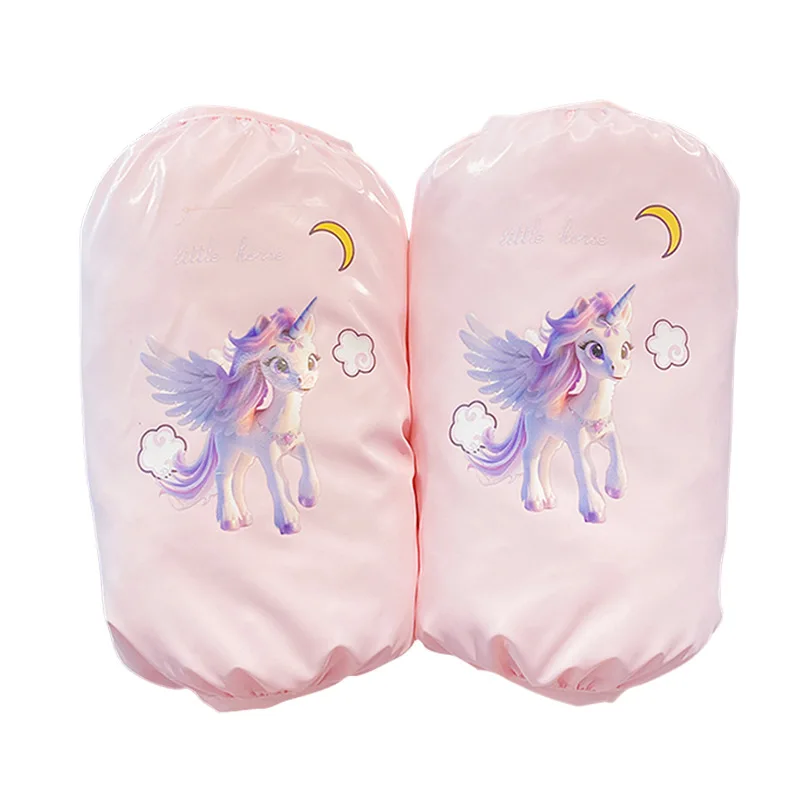 غطاء للأكمام مضاد للستانلس ستيل للأطفال من Miniso، غطاء مقاوم للماء للأولاد والبنات، أكمام واقية على شكل حصان كرتوني صغير