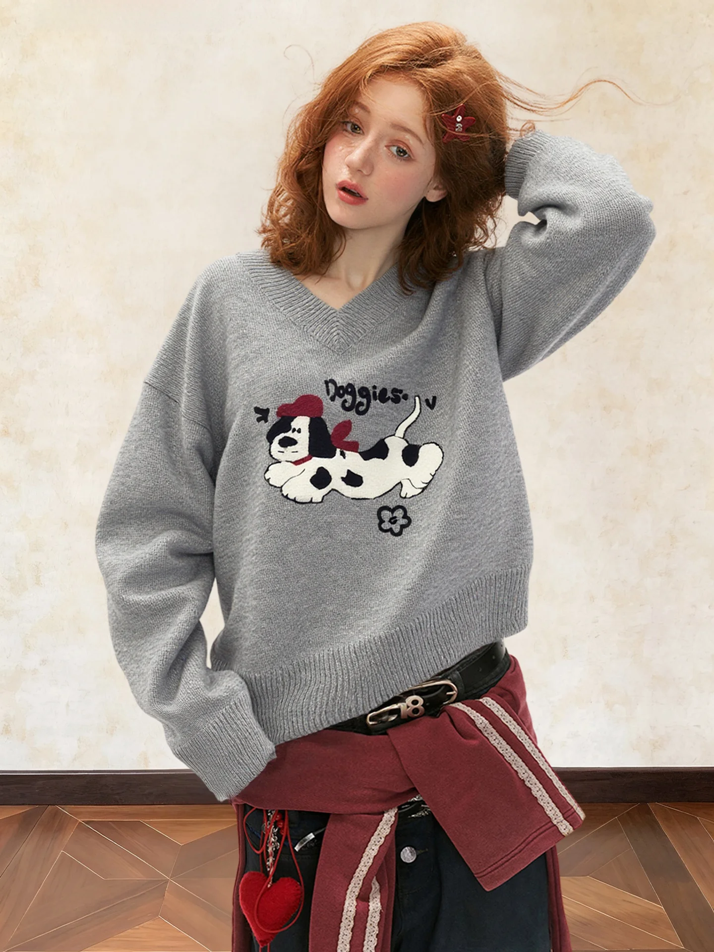 

Американский вязаный свитер с V-образным вырезом для женщин, свободный крой, с вышивкой в виде мультяшной собаки, осенне-зимний повседневный топ, уличная мода