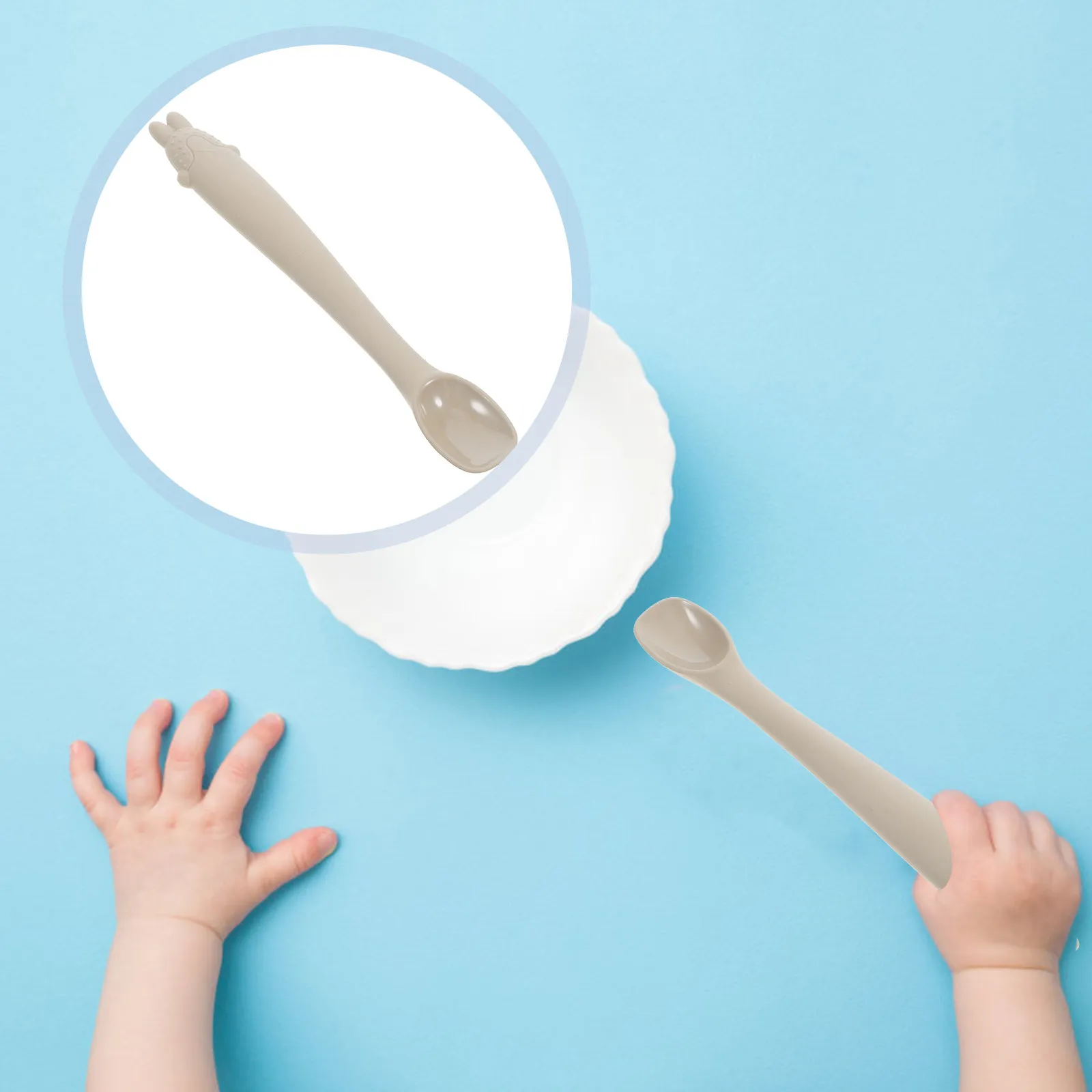 

Силиконовая ложка для кормления малышей, небьющаяся, легкая, для детей 6-12 месяцев, для обучения самостоятельному приему пищи