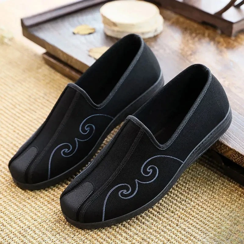 

2026 hot selling Summer New Men's Single Shoes Old Beijing Cloth Shoes Cowboy Canvas Shoes + Handmade Embroidery Insoles