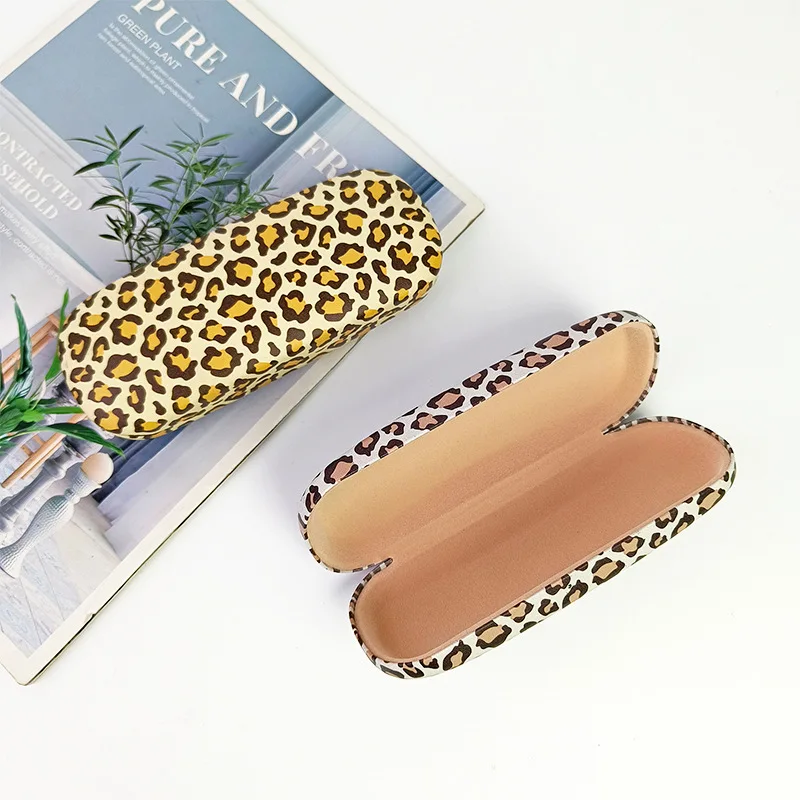 1pc Leopard Print Metal Glasses Case - Durable Metal Material， Protect Glasses Design for Glasses & Accessories
