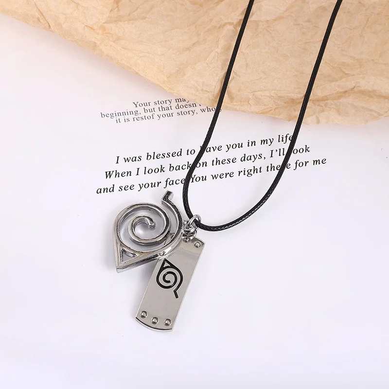 Collar de cuerda redonda de Itachi para cosplay, accesorios clásicos de anime japonés, joyería de dibujos animados de Akatsuki, cadena genial para hombre, regalo al por mayor