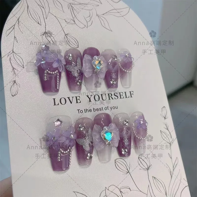 เล็บปลอมแฮนด์เมด 10 ชิ้น – ลุคโปร่งใสสีม่วงกาแล็กซี่, ไอริสสไตล์นางฟ้าพร้อมไรน์สโตน, บรรยากาศเย็นสบายหรูหรา