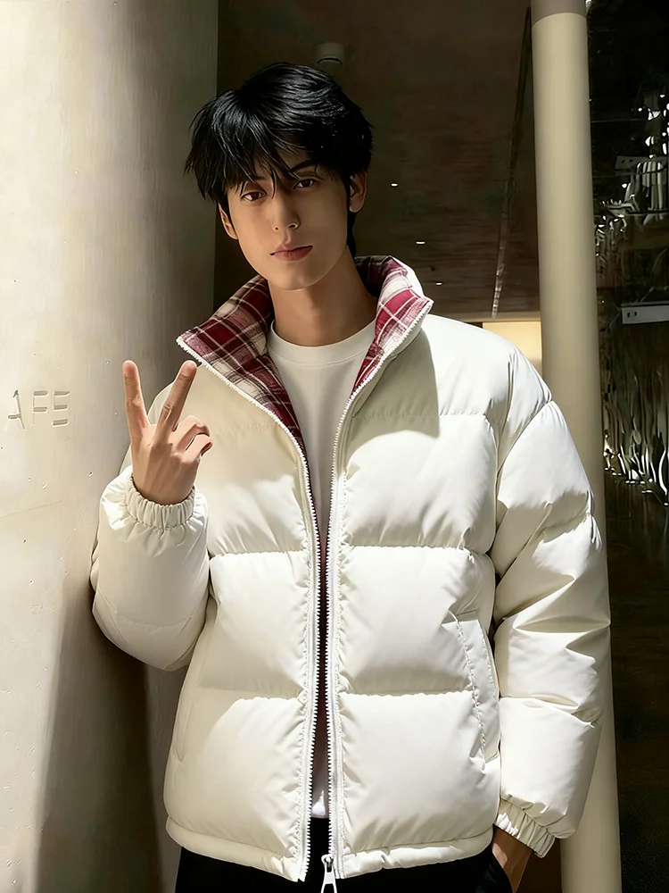 

Легкая стеганая куртка-пуховик унисекс в стиле ретро с клетчатыми вставками, утепленная, с воротником-стойкой, белая