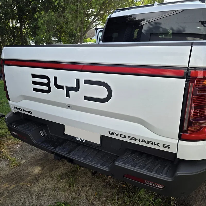 Glossy Black 3D Emblem Badge, Rear Trunk Logo Decal Car Exterior Modification Accessories Fit for BYD Shark