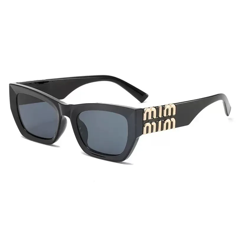 Simple Solid Color Square Frame Glasses with Decorative Temple Ends for Daily Wear And Street Photography