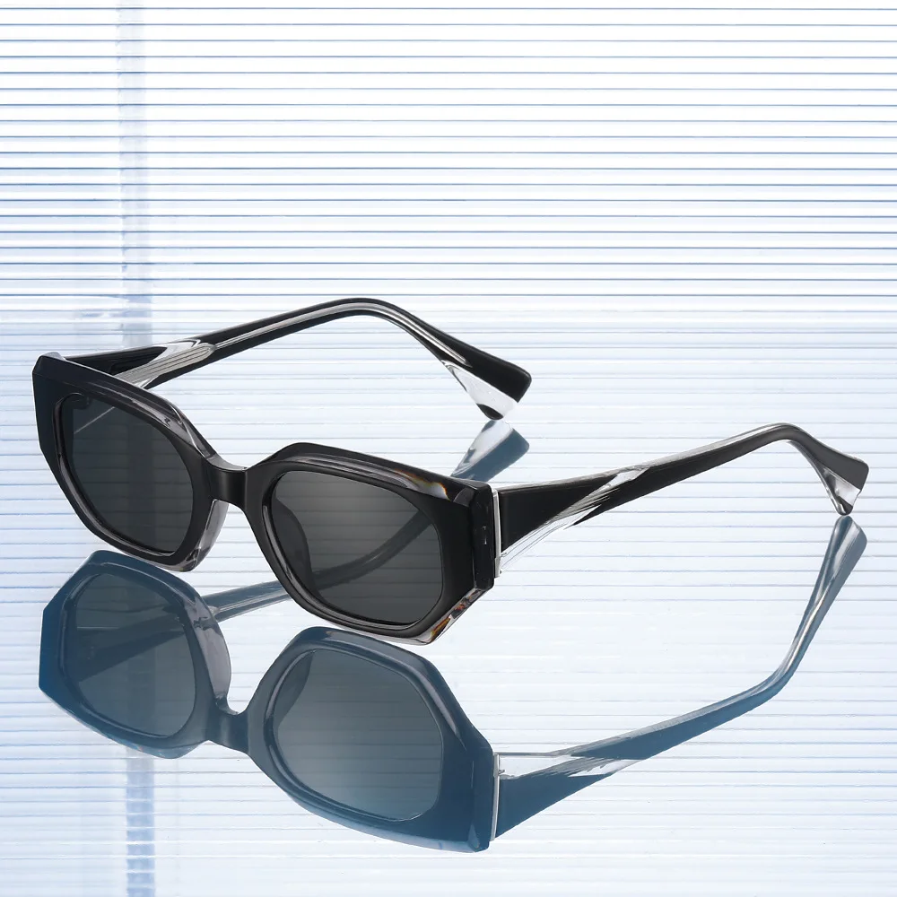 

Diamond-shaped Irregular Small-frame Sunglasses Fashionable Hip-hop Print-decorated Shades Outdoor Travel UV-protective Eyewear