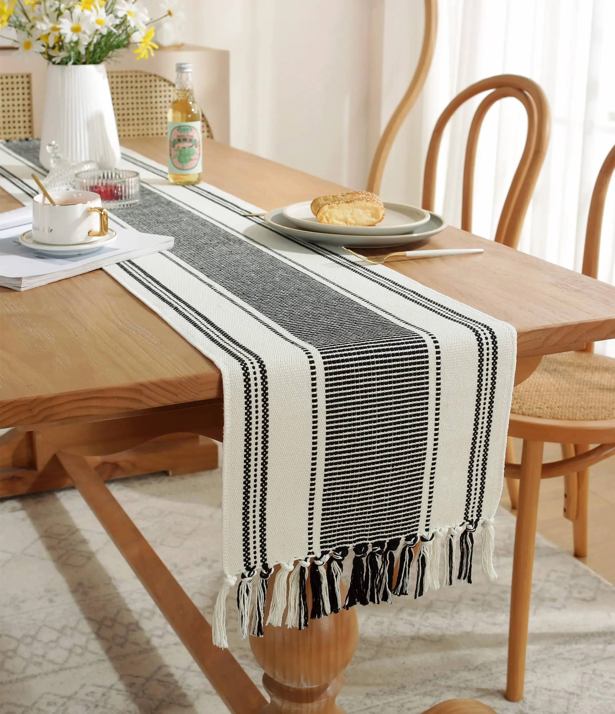 Boho Table Runner for Modern Farmhouse Decor,Natural Cotton Woven Runner with Tassels for Home Dining Table Décor