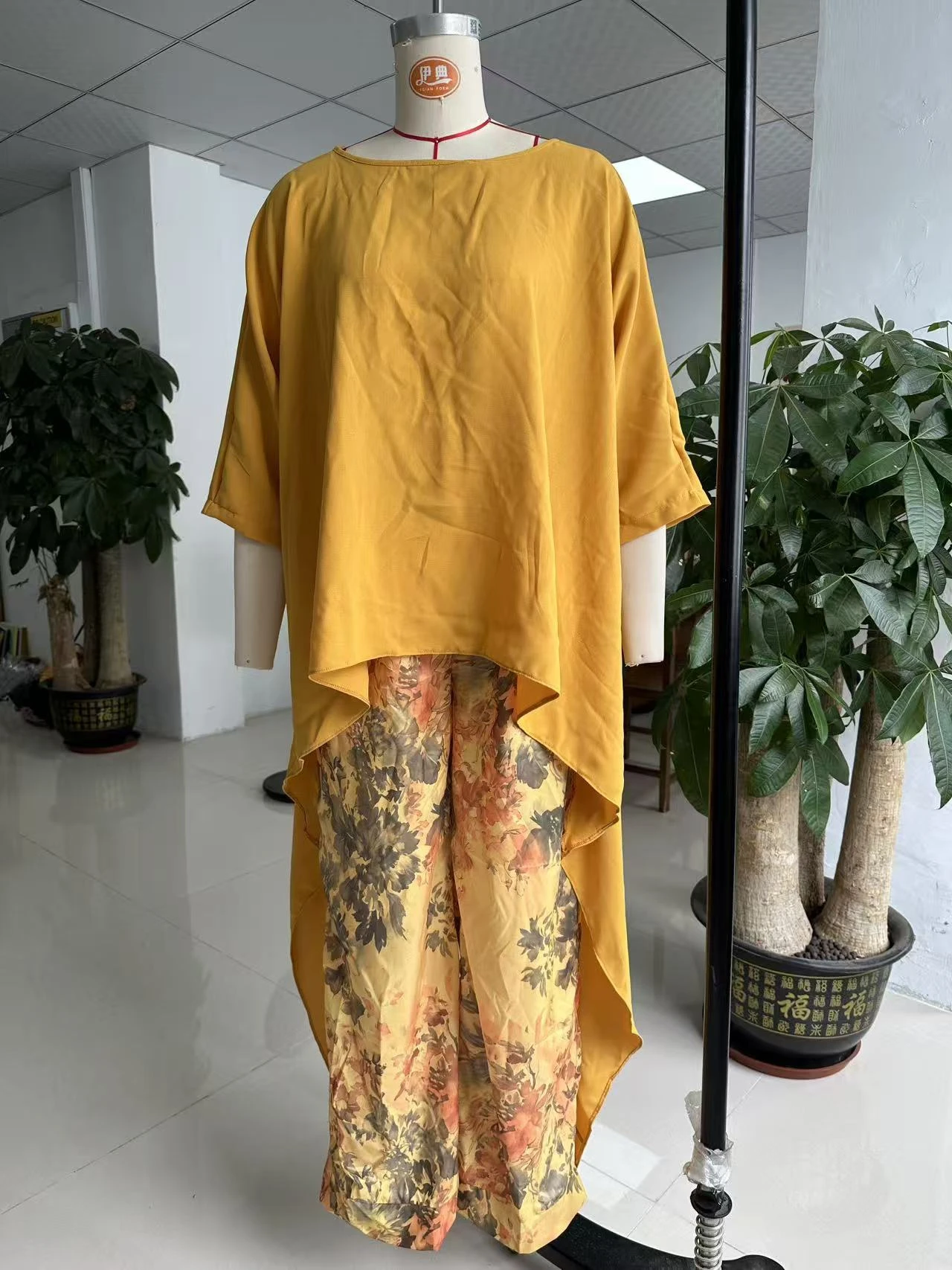 Fashionable Loose round Neck Short Sleeve Top And Wide Leg Pants Two Piece Set Slimming Effect Summer Outfit Women's Ensemble