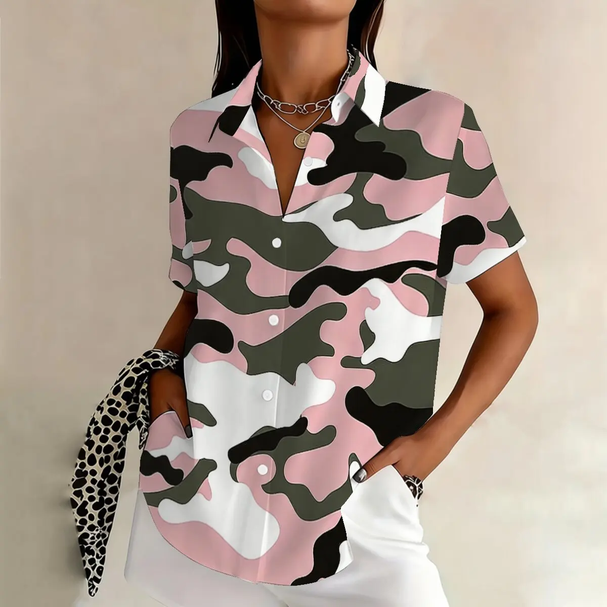 

Summer women's plus-size short-sleeve shirt, vibrant color contrast, retro and casual, suitable for outdoor activities.
