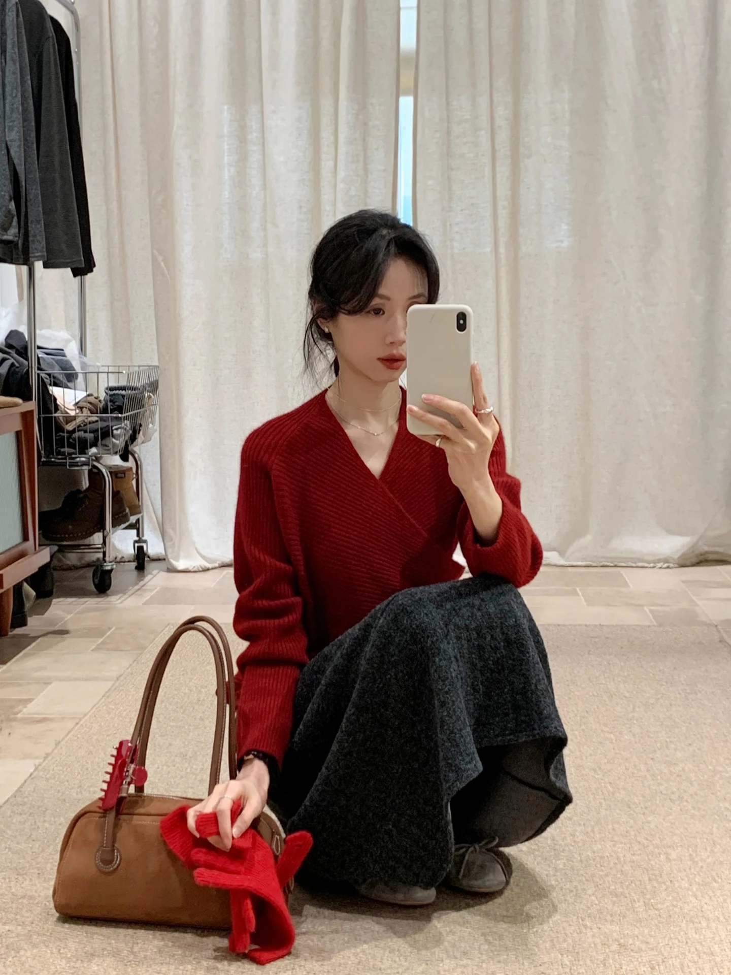 

Красный шерстяной вязаный топ с V-образным вырезом, женский, дизайнерский, новинка весны, с длинными рукавами и отделкой «деревянный край»