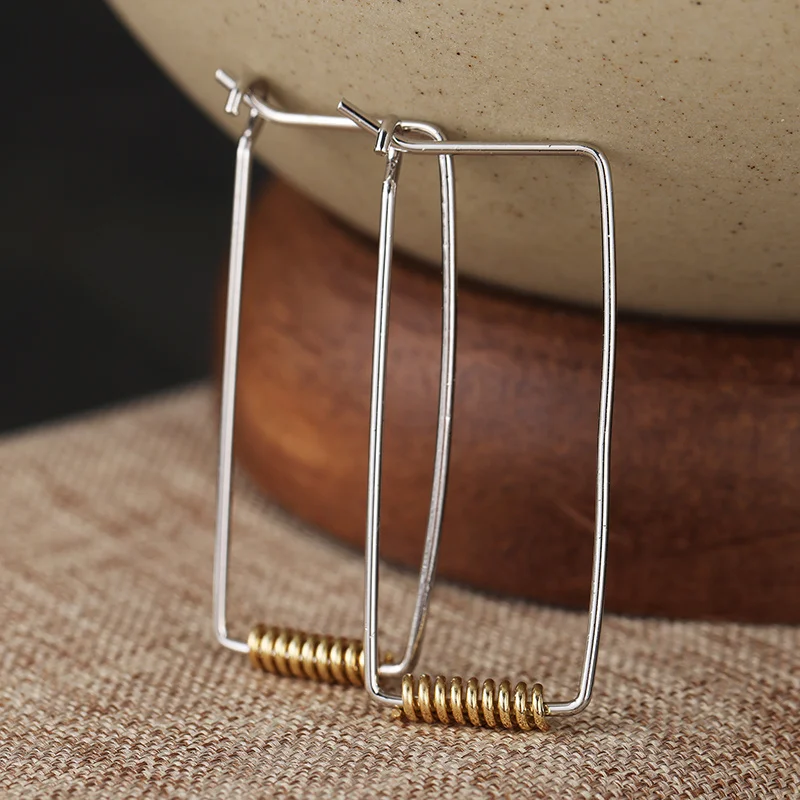 Ladies' Two Color Spliced Rectangular Earrings Spiral Texture Design Minimalist Geometric Shape Earrings Accessory