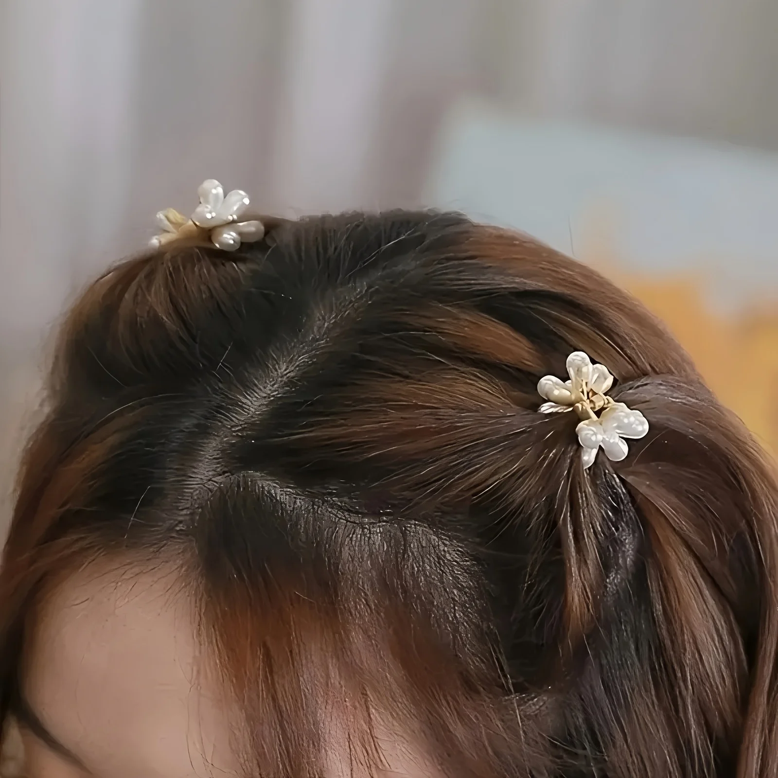 Flower hairpin - A cute side bangs accessory for women, perfect for everyday fashion with multiple uses. Comes in a 2-piece set, featuring a fresh and simple design.