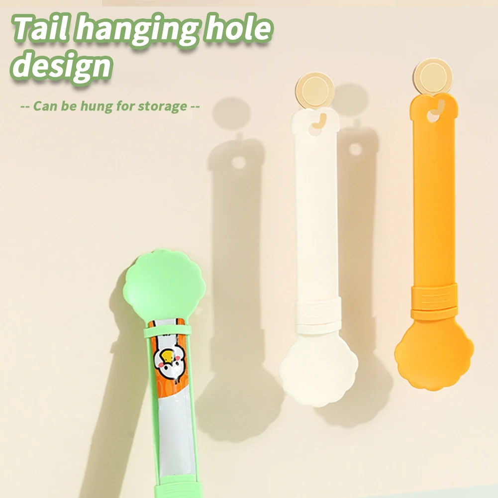 Cat Strip Feeder With Hanging Hole Flower Shaped 2.8in Pet Spoons Cat Food Sliding Dispenser Cat Strip Squeeze Spoon Cat Treat