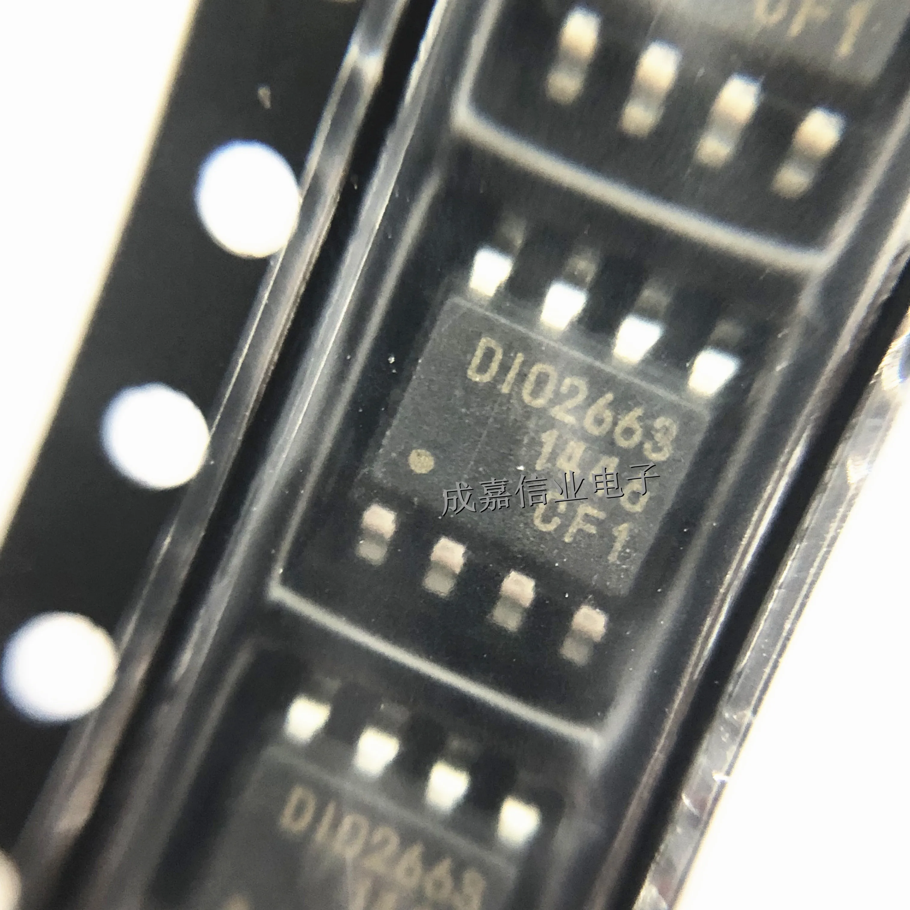 10pcs/Lot DIO2663CS8 SOP-8 DIO2663 Video Amplifiers Three Channel High DefinitionVideo Filter Driver