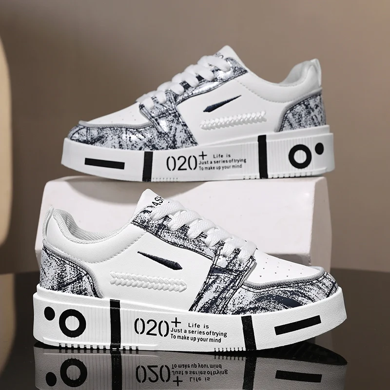 

A pair of children's four-season leather top sport shoes, simple and fashionable versatile sneakers, size 31-44，AYY-M2815