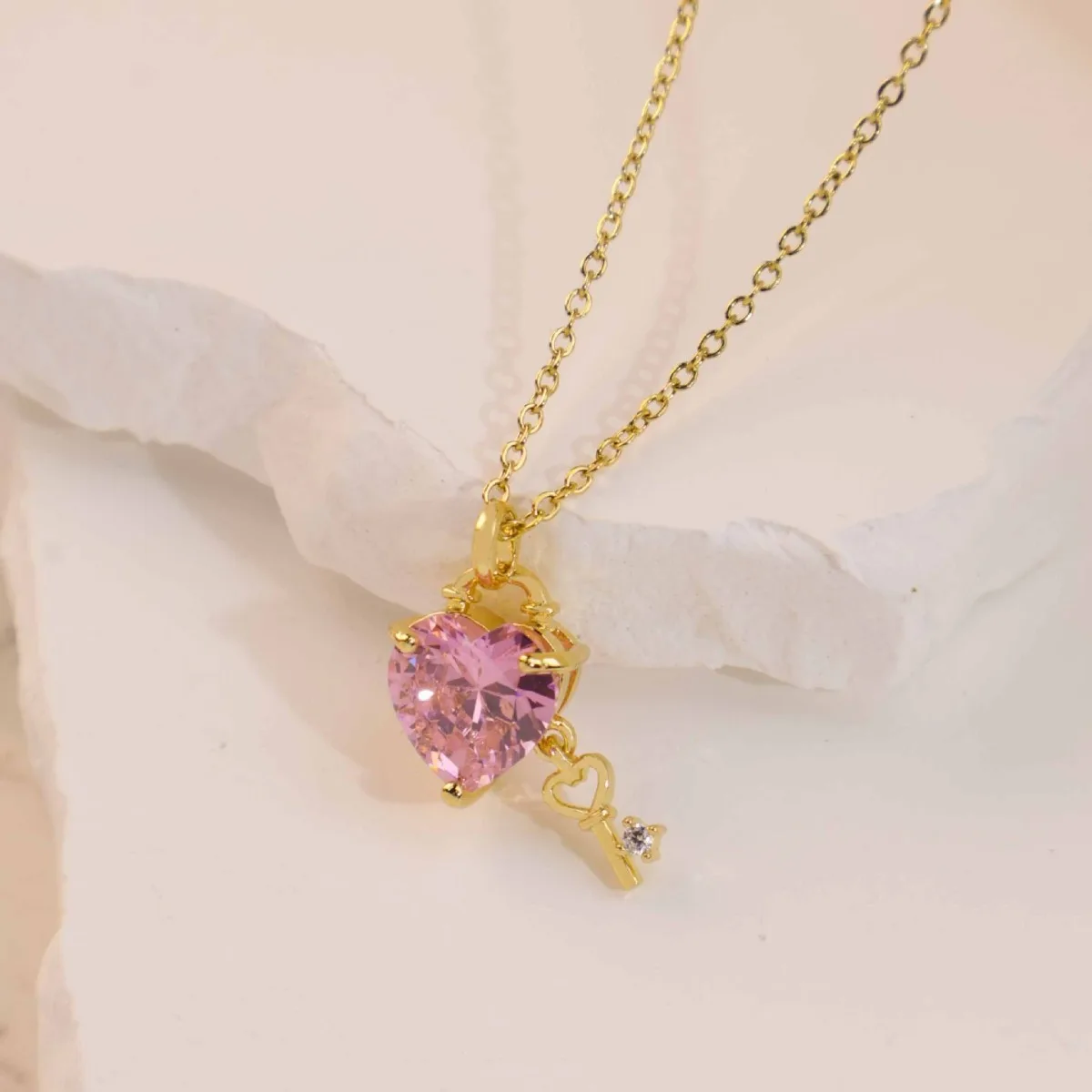 

PTTOZAN 18K Gold Plated Heart Key Pendant Necklace Women Vintage Big Zircon Titanium Steel Necklace Luxury Party Women Jewelry