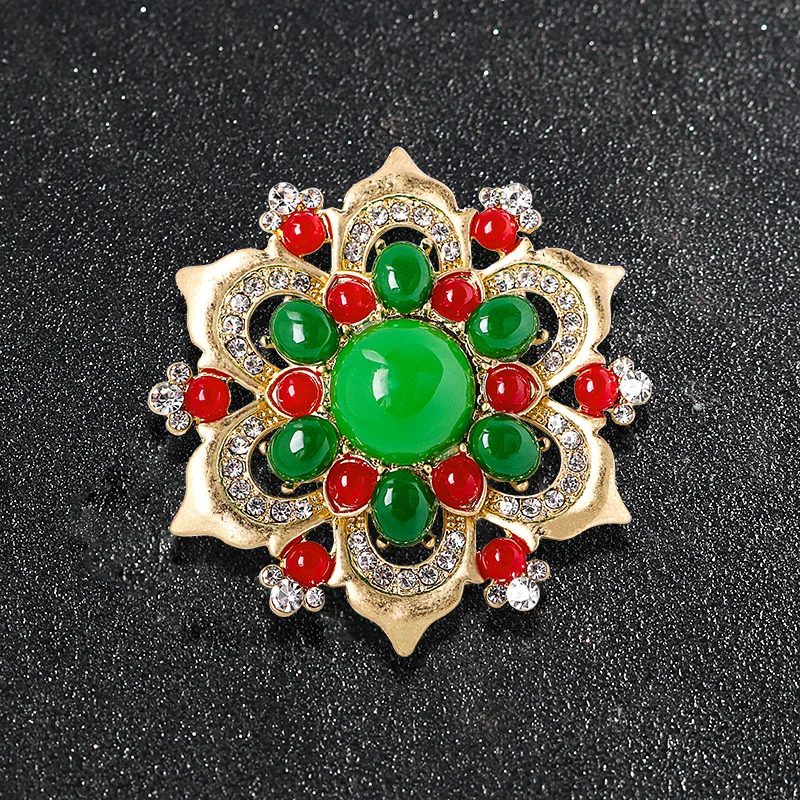 Vintage Baroque Court Style Brooch Luxury Colorful Treasure Men and Women Temperament Metal Crystal Badge Pins Office Badges