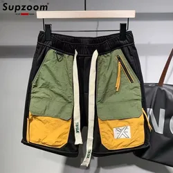 Supzoom-pantalones cortos holgados para hombre, ropa de trabajo masculina, informal, de moda, con costuras de Color en contraste y bolsillo personalizado, novedad de verano