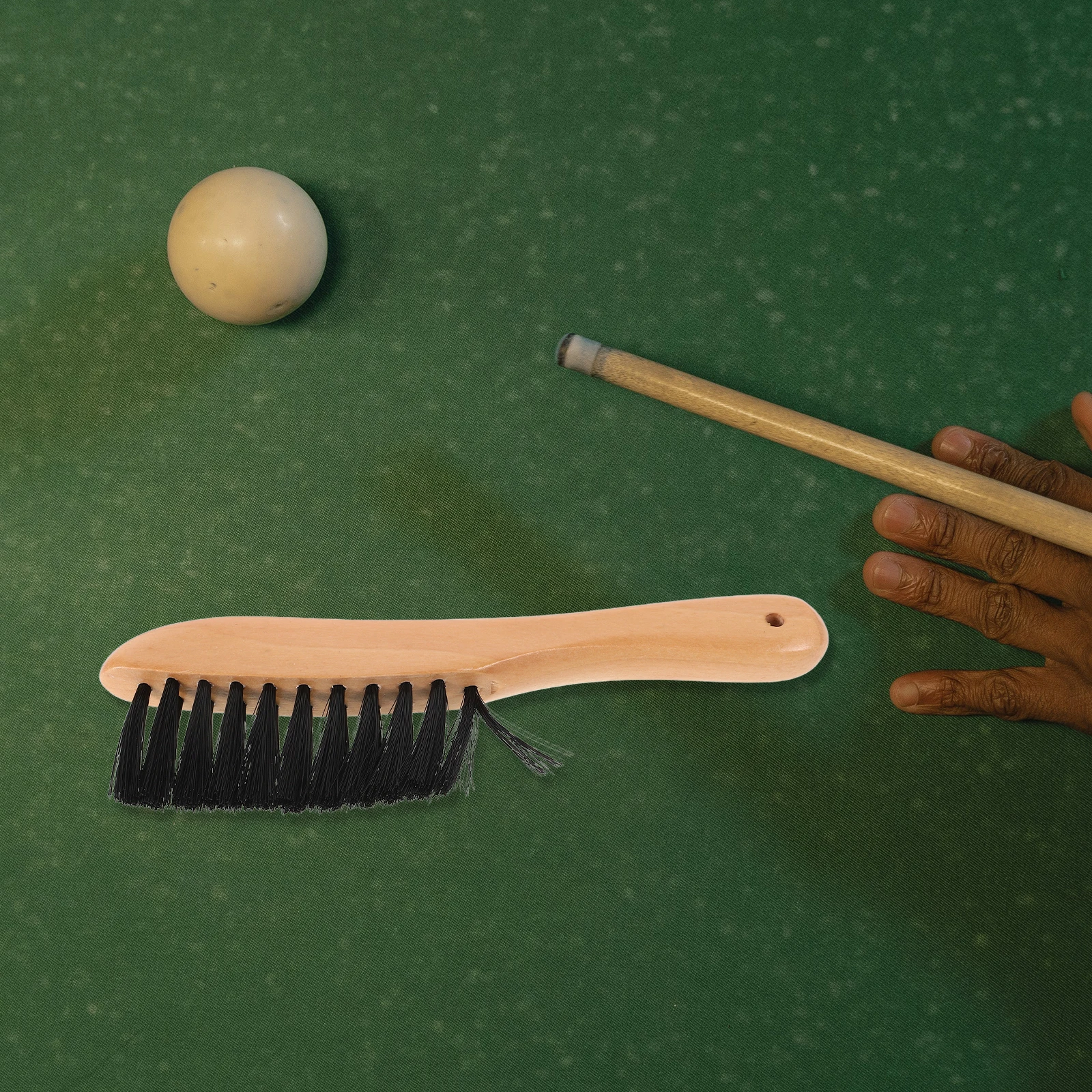 

Billiard Table Cleaning Brush PVC Bristles Wood Handle Pool Accessories Brush For Pool Table Tool for Felt Debris Removal