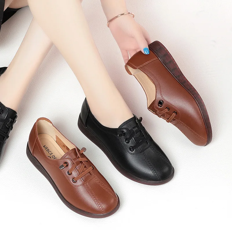 2024 Fashion Women Shoes Soft Leather Loafers Casual Shoes Soft Comfortable Low Heel Shoes No-slip Flats Middle-aged Simple