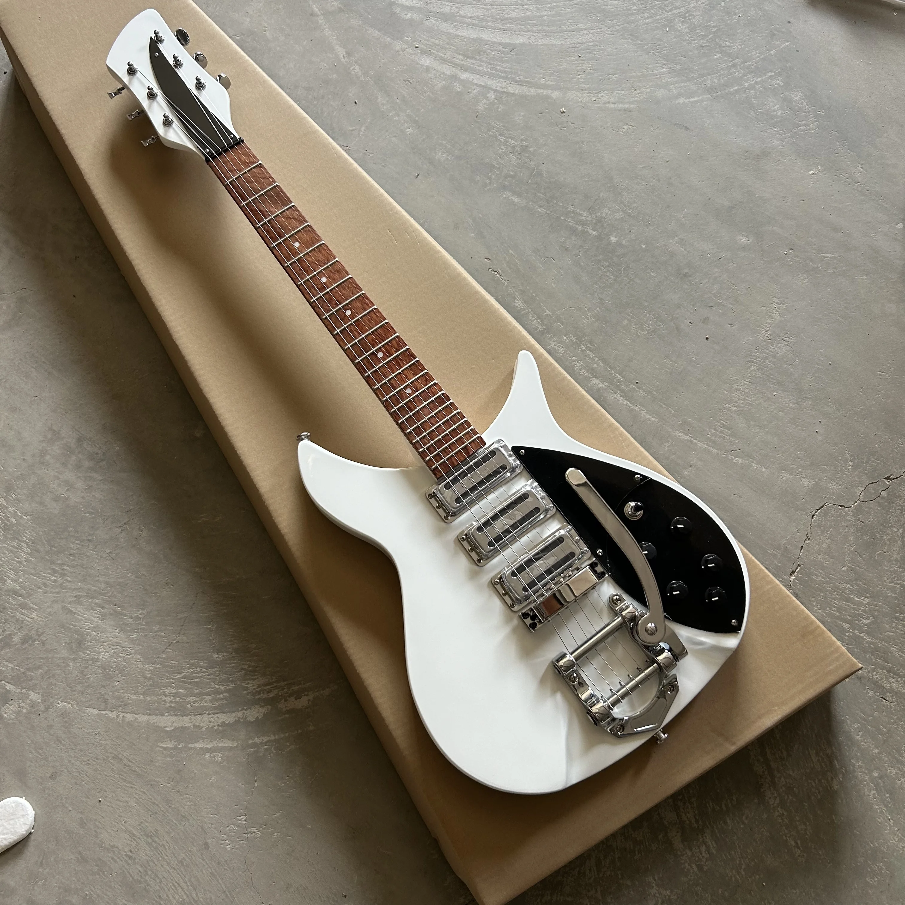 Guitarra eléctrica blanca 325, longitud efectiva de la cuerda 527MM, venta al por mayor y al por menor