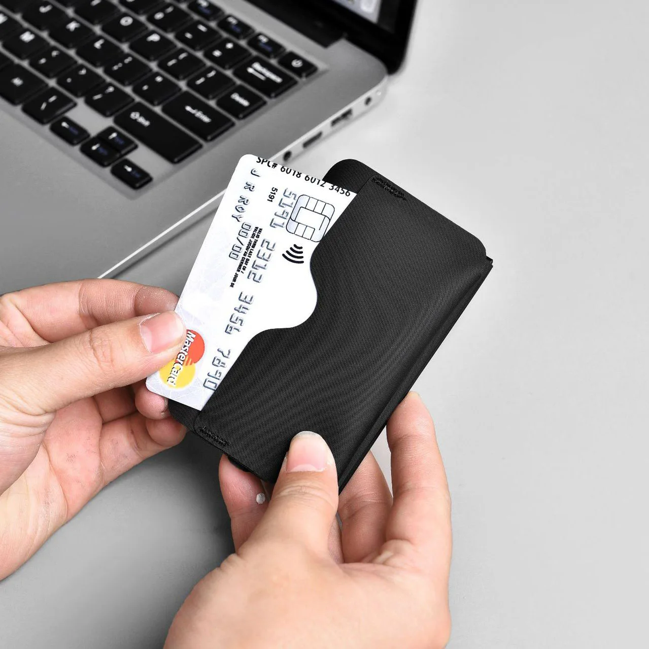 Original Creative Design Magnetic Foldable Mini Wallet & Self-closing Coin Purse Mens Ultra-light ID Business Credit Card Holder