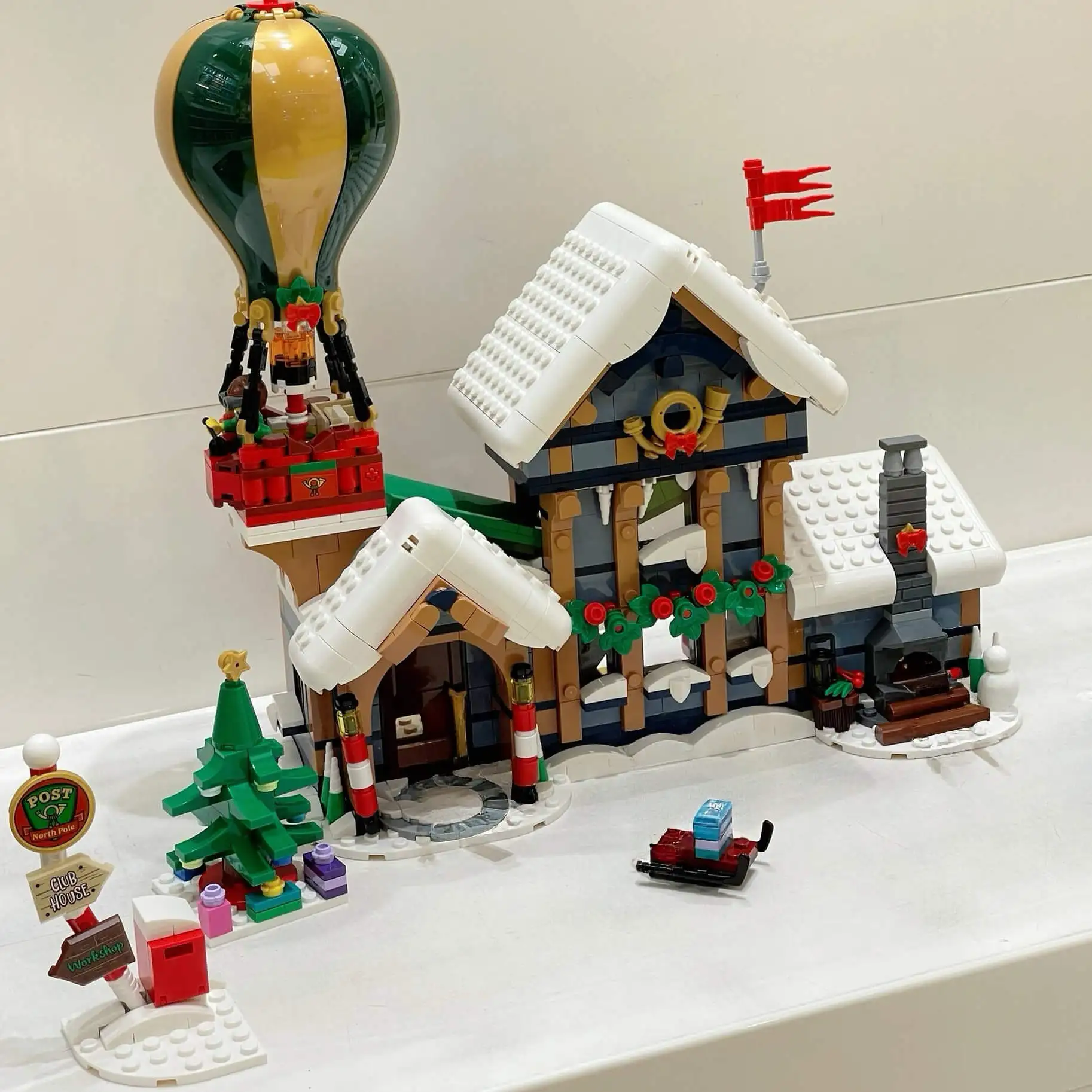 

Icons Santa Post Office Building Blocks Набор кирпичей для взрослых Рождественское деревенское украшение для дома