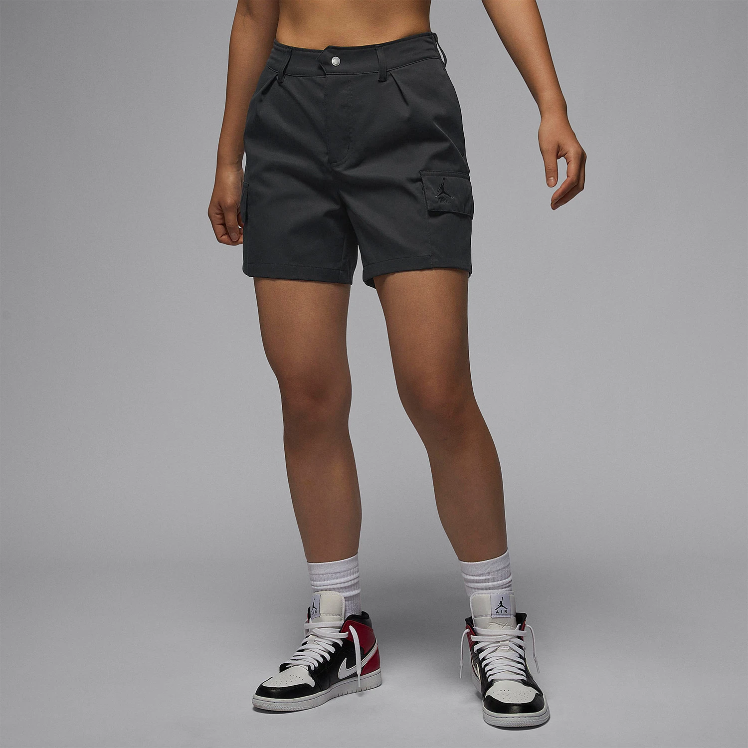 

Nike genuine Jordan Women's Utility Woven Shorts FN5682-045