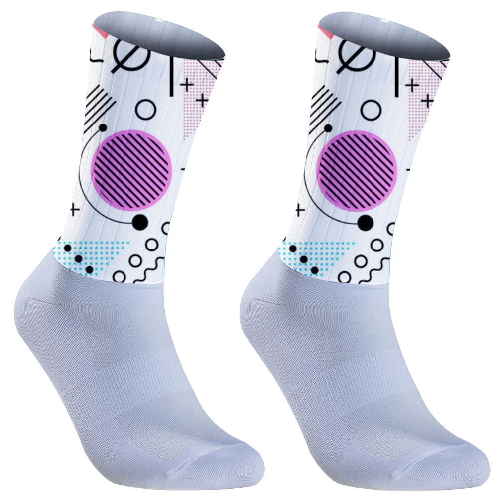 2024 New Anti Slip Cycling Socks Solid Color Hexagon Dispensing Sports Men Women Football Socks Round Silicone Suction Cup Grip