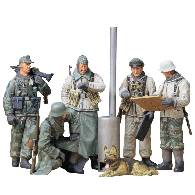 TAMIYA Plastic Assembled Soldier Kit 35212 Infantry Field Meeting 5 people 1/35