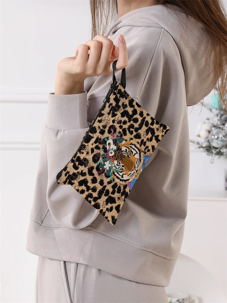 Faltbare Damen-Einkaufstasche mit Leoparden-Tiger-Muster, faltbare Aufbewahrung, wiederverwendbar, leicht zu tragende Handtasche mit Kapazität – Detail 4