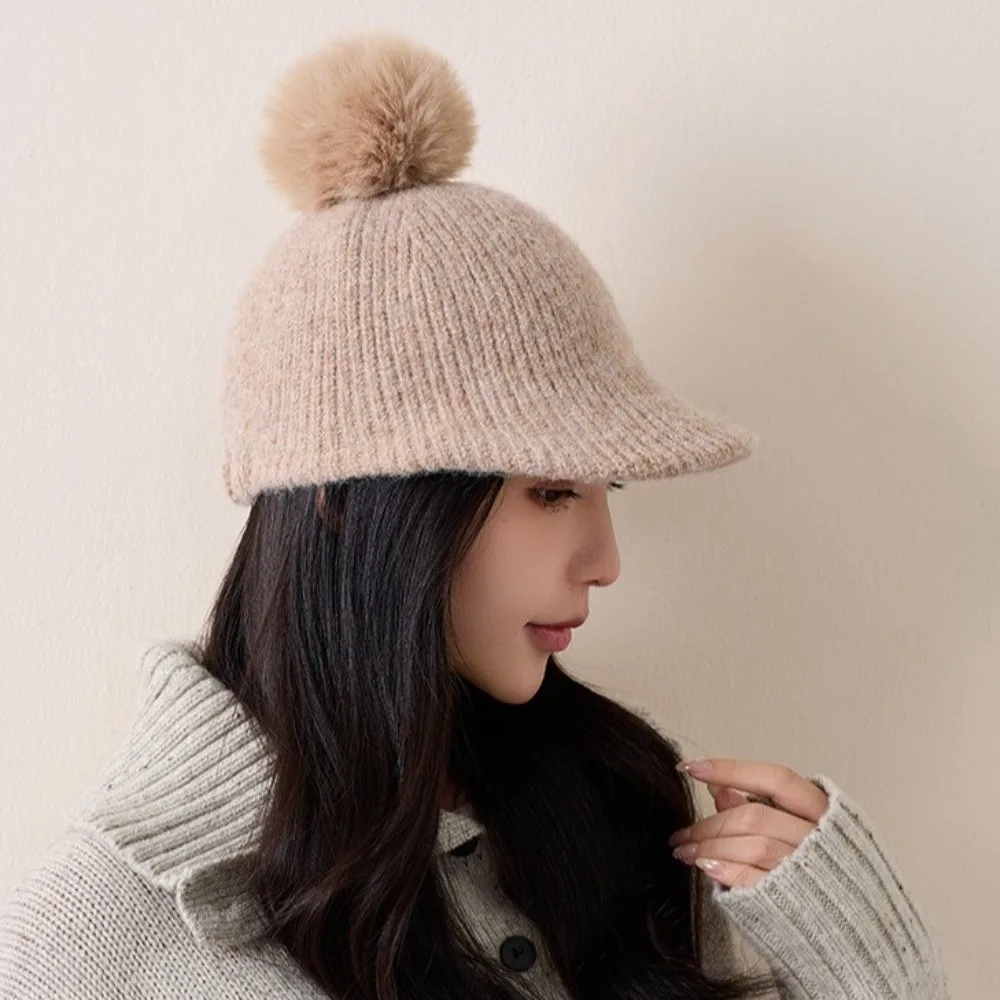 Modische, einfarbige, gestrickte Baseballkappe, wärmende, dicke Wollmütze, Plüschbommel, winddicht, Plüsch-Beanie, zum Skifahren. – Detail 12
