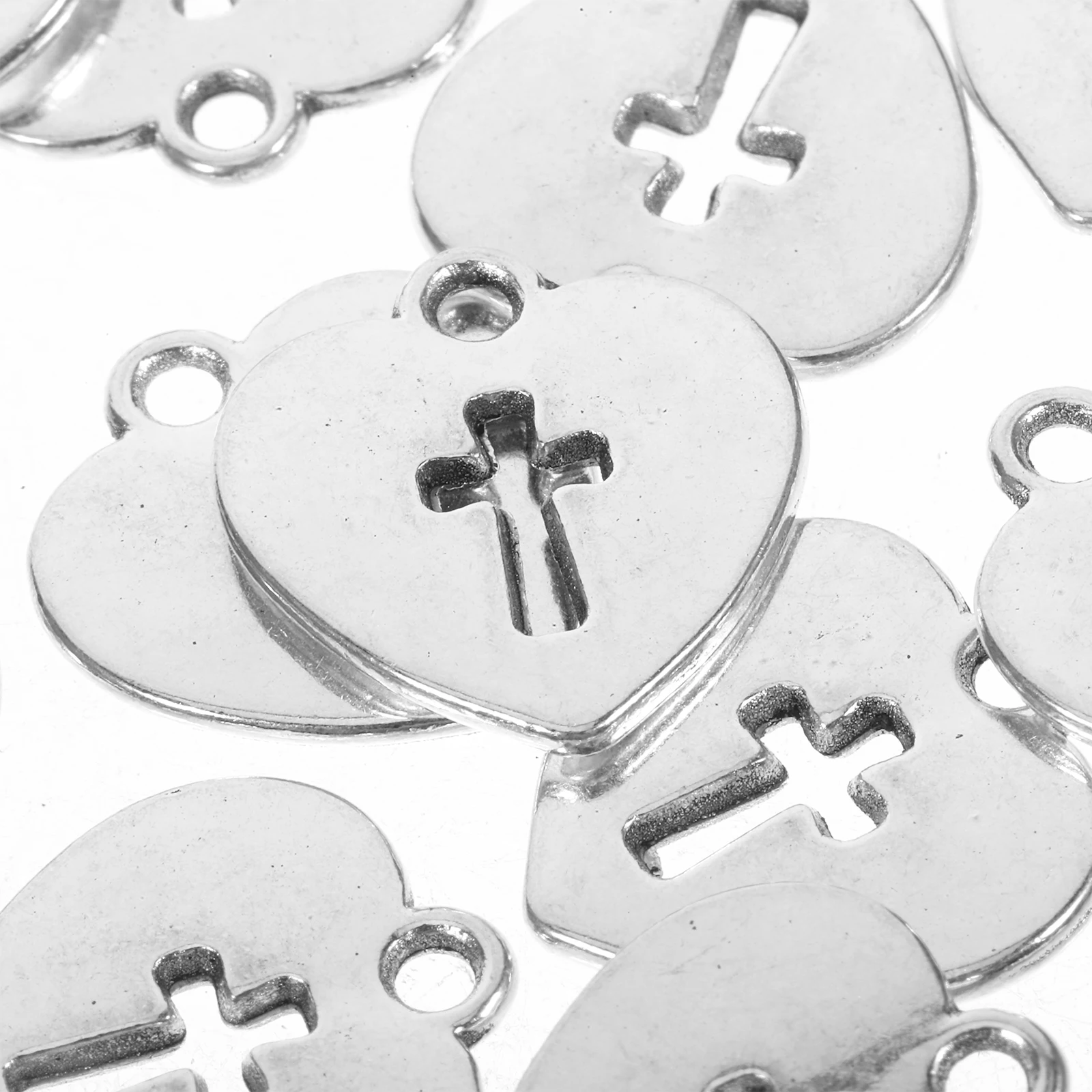

40pcs Heart Pendant Charms Zinc Alloy Jewelry Making Accessories DIY Necklace Keychain Decor Unisex Durable Smooth Edges Love
