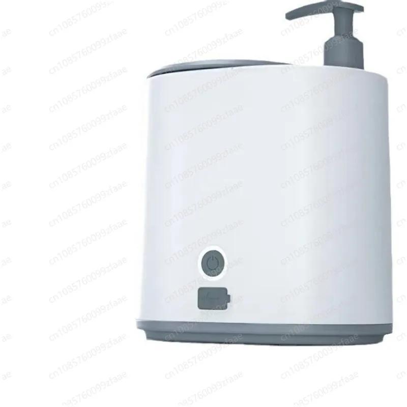 

Cat pet Teddy enters the door disposable paw washer