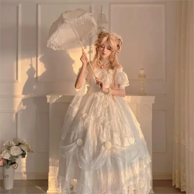 A sweet and elegant wedding dress with long one-piece puffy skirt