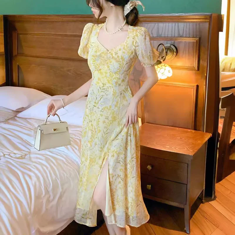 

Yellow Short Sleeve Square Neck Floral Dress for Women Summer2024New French Style Puff Sleeve Slim Fit Chiffon Midi Dress
