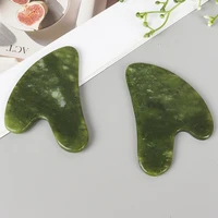 Outil de massage Gua Sha en jade Xiuyan, masseur en forme de cœur, masseur naturel pour le cou, grattoir Guasha en jade 3