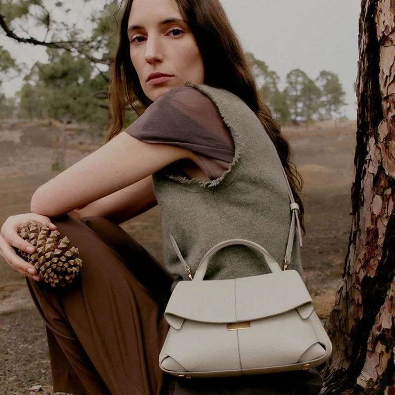 

New trendy handbag with smiling design - fashionable crossbody and shoulder bag