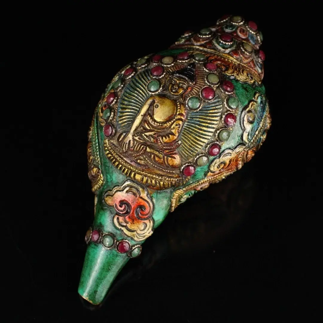 The old Xizang temple collects old pure copper and is purely handmade with gemstones and painted with gold snails.