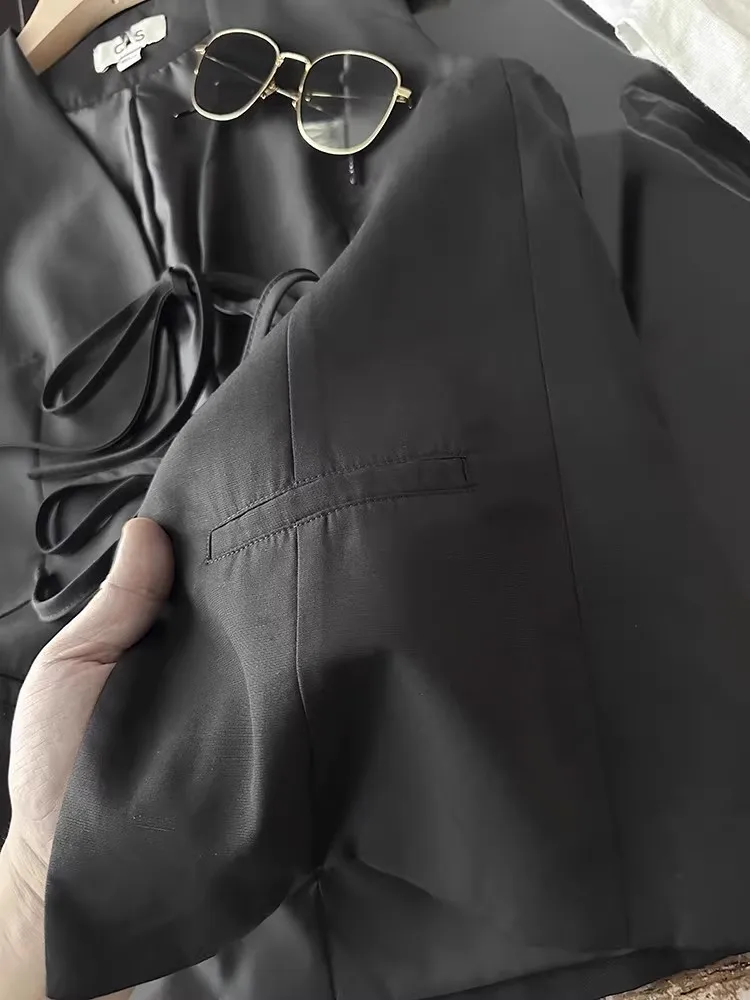 

Nordic Sle V-Ne Svel Vest Women's Top with Belt Design mat Layering Tank Top Fem Faion Summer 2025