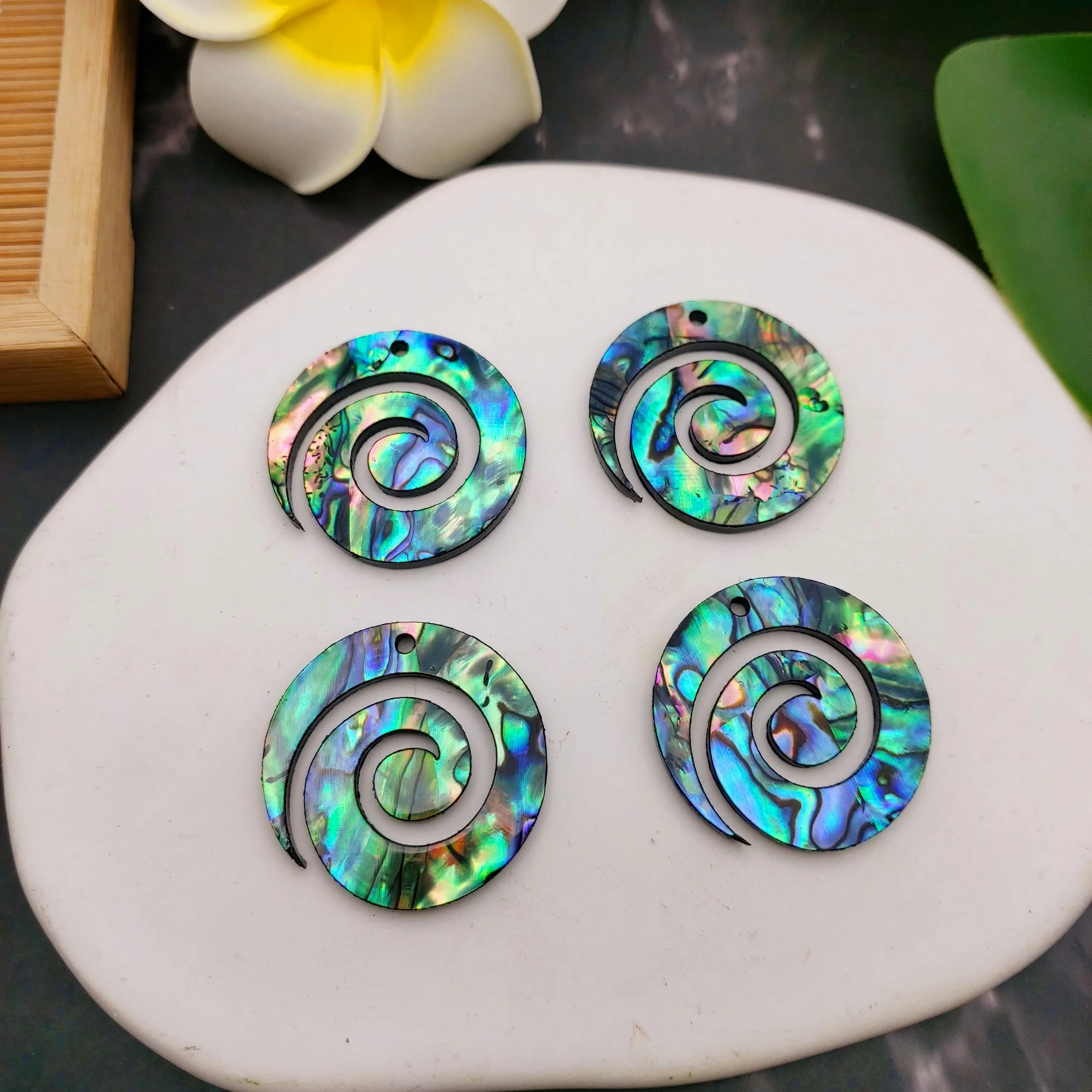 4 قطعة 1.18 "أذن البحر شل الخرز المسطح سحر هاواي بولينيزيا القبلية تصميم قلادة للمجوهرات DIY بها بنفسك #2