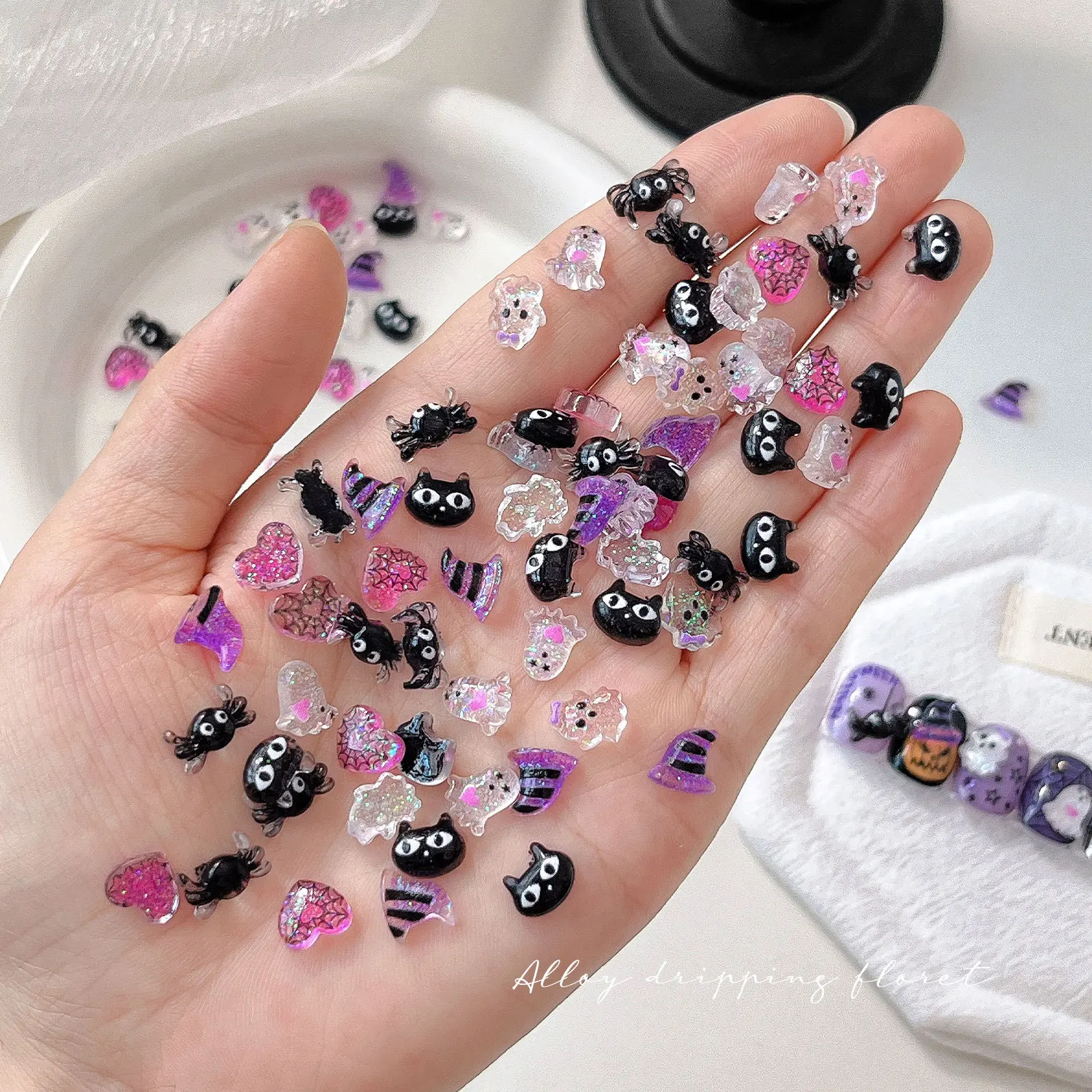 20Pcs Mixed Halloween Cartoon Resin Nail Charms 3D Kawaii Black Cat/Ghost/Spider/Magic Hat/Heart Nail Accessories DIY Nail Decor