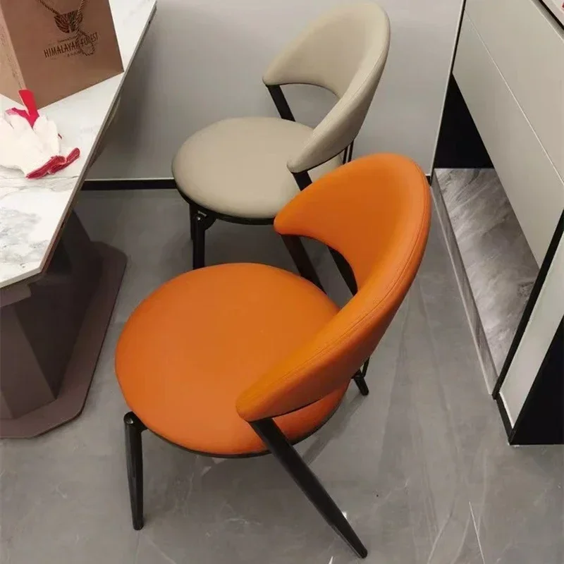 Cadeira de plástico minimalista moderna, cadeiras individuais Nordic Dining, Single Person Room Chairs, barra de plástico, conveniente, luxo, DC-369