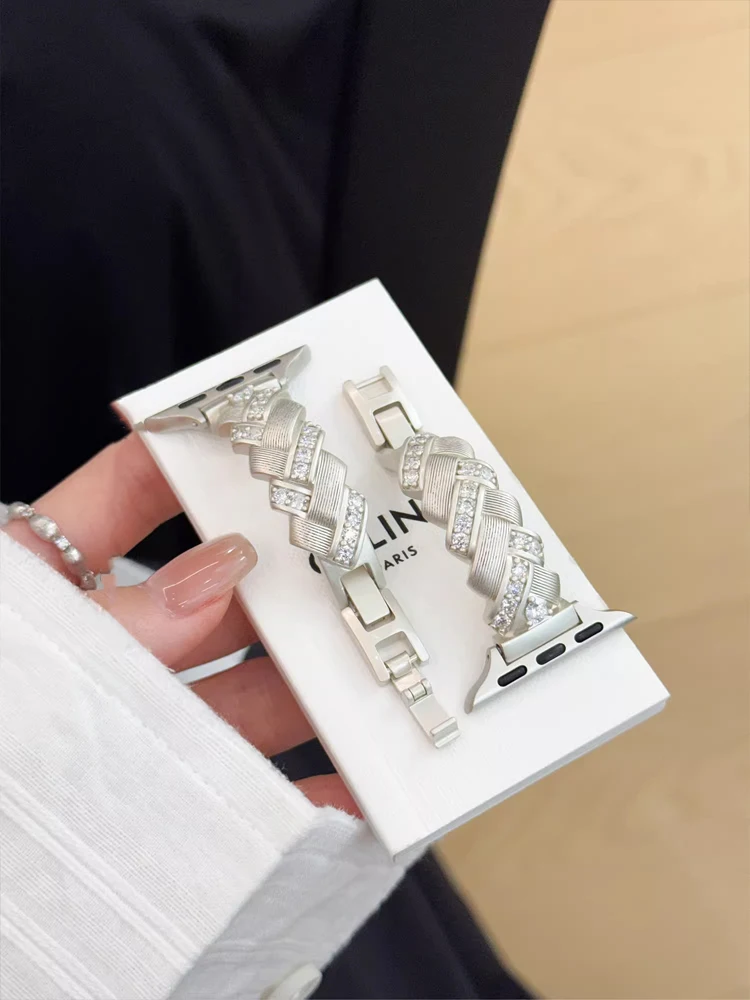 Correa de diamante de lujo para Apple Watch Ultra 10 9 8 SE 7 6 5 pulsera de Metal para mujer para iWatch 38mm 40 41mm 42mm 45mm 46mm 49mm