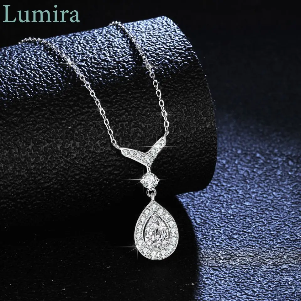 

Lumira Teardrop Pear-Shaped Pendant Full Diamond Cross Platinum PT950 Necklace Women's 1 Carat Moissanite Collarbone Chain