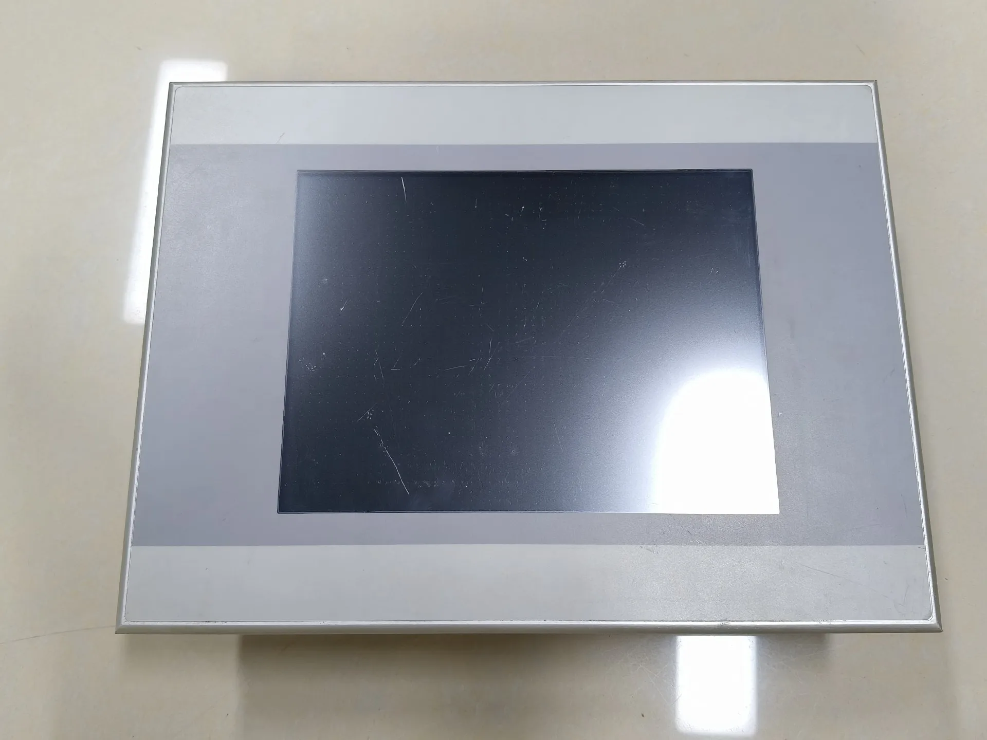 Экран HMI XV-430-10TVB-1-10 для Micro Innovation AG Экран HMI XV-430-10TVB-1-10 для Micro Innovation AG