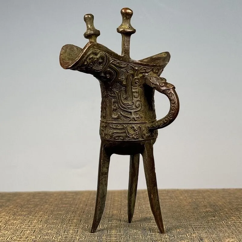 Copa de vino de vidrio antiguo con patrón de nube y trueno, estilo jazz, con trípode, de aleación retro con revestimiento de cobre y diseño de pájaro Fénix del período occidental Zhou.