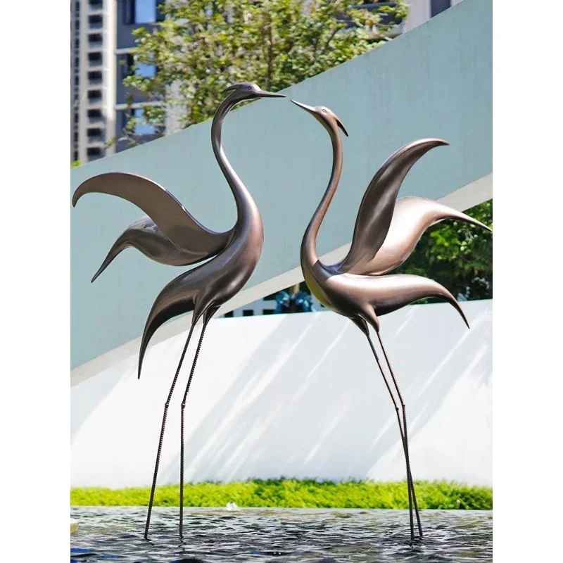 Red-crowned crane sculpture floor-to-ceiling outdoor pool water feature garden decoration